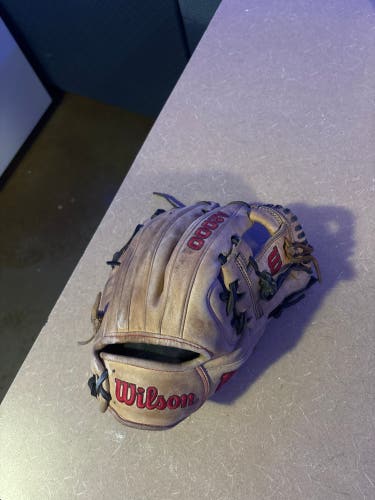 Wilson A2000 RH Infield Baseball Glove 11.5" (Used)
