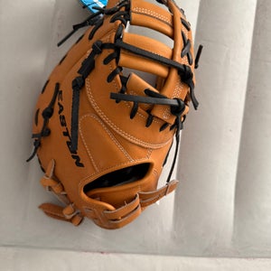 Easton Professional Collection RH First Base Softball Glove 13" (New)