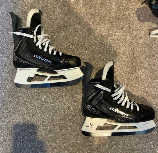 Almost New Custom Black Bauer Vapor FlyLite Hockey Skates-8 D/A