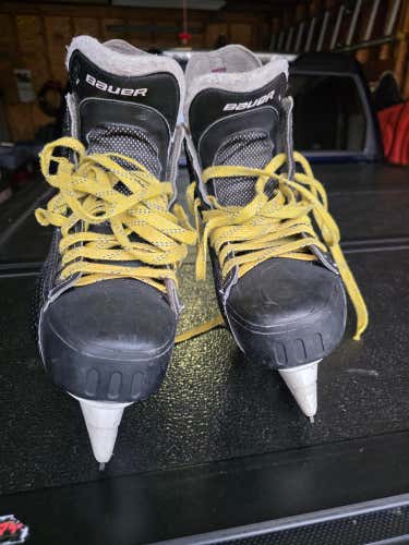 Bauer Flexlite 4.0 PRO Hockey Skates Regular Width 10 (Used)