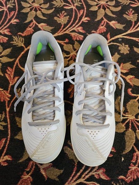 White Women's Size W 7.5 Nike Metal Cleat(Used)