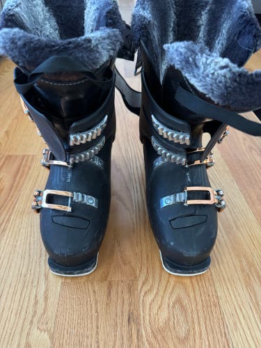 Mondo 26 & 26.5 Women's Rossignol Pure All Mountain Ski Boots Medium Flex (Used)