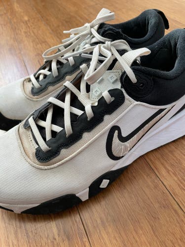 White Men's Size M 10.0 (W 11.0) Adult Nike Air Diamond Turf Shoes (Used)