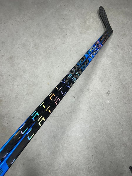 2 Pack 80 Flex P28 Senior True Catalyst 9x Left Hand Hockey Stick Pro Stock (New)