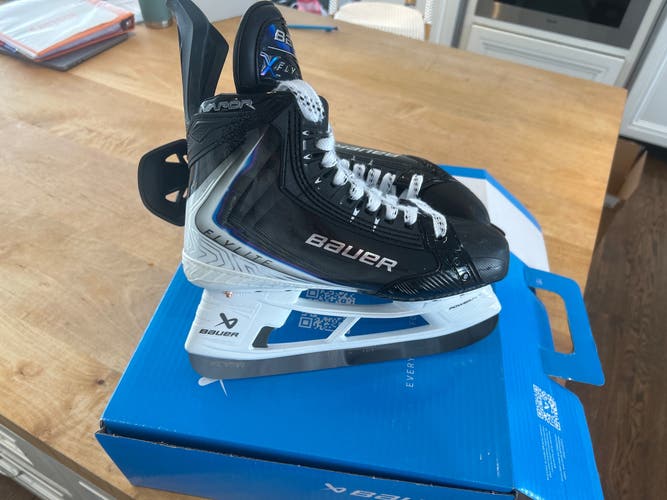 Black/White 2025 Bauer Vapor Flylite Hockey Skates Regular Width Pro Stock 6 (New)