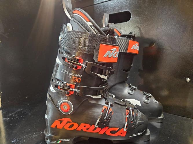 NORDICA DOBERMANN GP 130 SKI BOOT SIZE 26.5