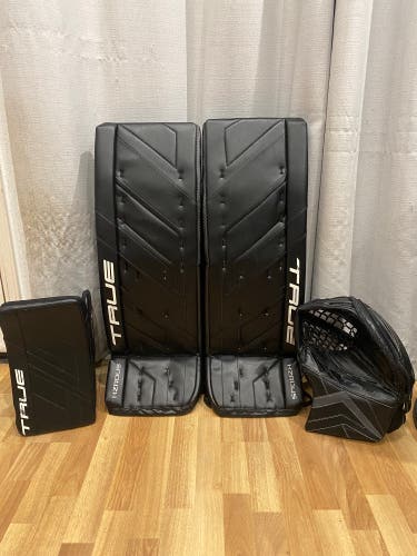 34" True HZRDUS 7X4 Goalie Leg Pads