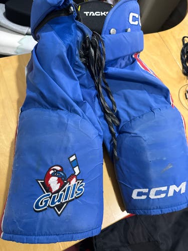 Men's Senior Large CCM JetSpeed D30 Hockey Pants (Used)