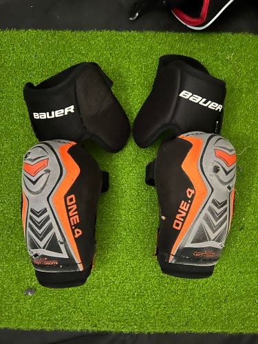 Senior Small Bauer Supreme Elbow Pads (Used)