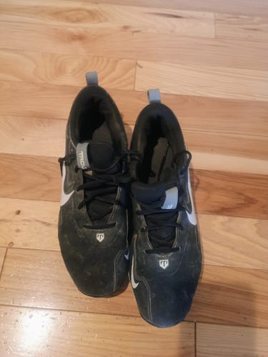 Black Size M 9.5 (W 10.5) Adult Nike Low Top Molded Cleats (Used)