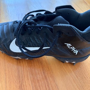 Men's Nike Alpha Size M 8.5 (W 9.5)Mid Top Turf Cleats (Used)
