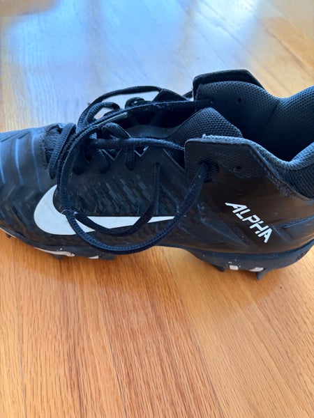 Men's Nike Alpha Size M 8.5 (W 9.5)Mid Top Turf Cleats (Used)