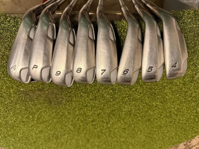 TaylorMade Burner Plus 4-AW Iron Set, Burner 85 Regular Flex, RH