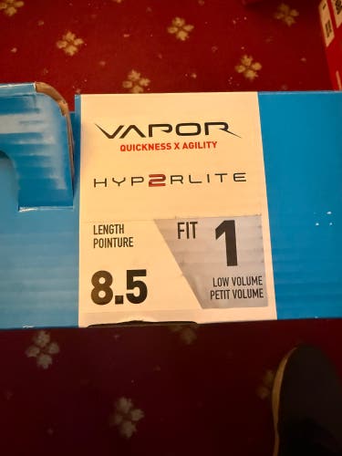 2023 Bauer Vapor Hyperlite 2 Hockey Skates 8.5 fit 1 (New) *no blades*