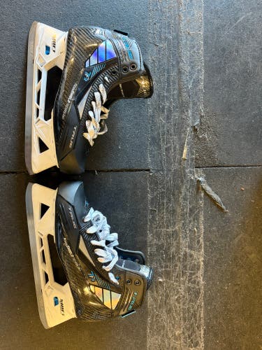 True TF9 Hockey Goalie Skates Regular Width 9.5