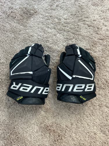 Bauer Vapor Hyperlite Gloves 12" (Used)