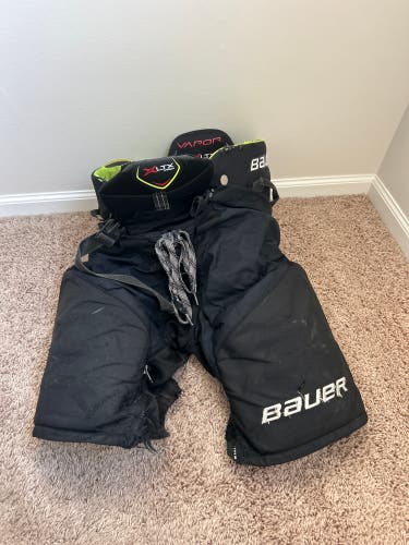 Junior Medium Bauer XLTX Pro+ Hockey Pants (Used)