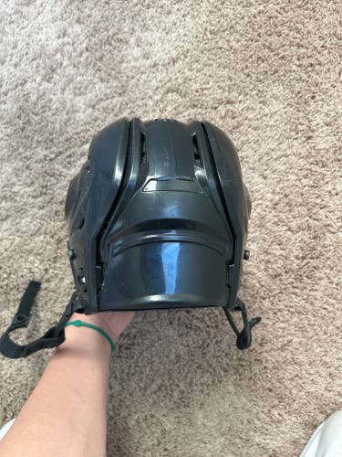 Small Bauer Re-Akt 150 Helmet (Used)