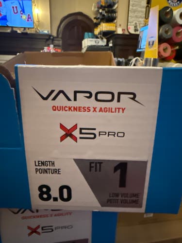 2023 Bauer Vapor X5 Pro Hockey Skates size 8 (New) *no blades*