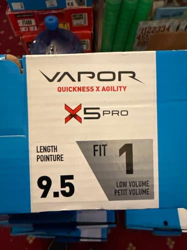 2023 Bauer Vapor X5 Pro Hockey Skates size 9.5 (New) *no blades*