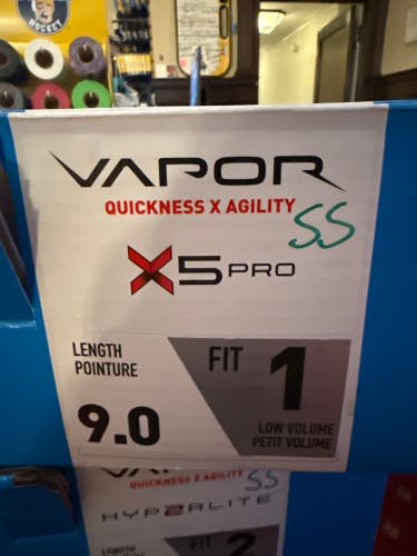 2023 Bauer Vapor X5 Pro Hockey Skates size 9 (New) *no blades*