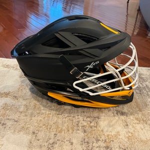 Cascade XRS Helmet (very lightly Used) Send offers! Plz only used for one season