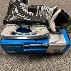 Bauer Supreme M40 Hockey Skates 9 (New) Fit 3