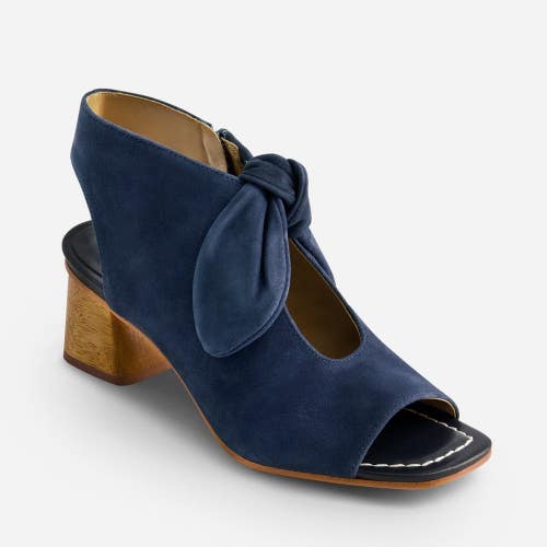 Bernardo Lizzie Sandals Women's US 9.5 Navy Suede Bow Block Heel Shootie VER1253