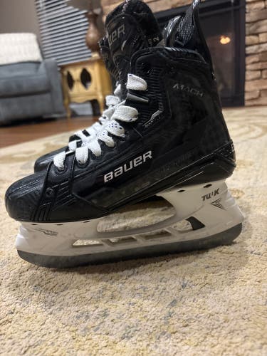 2022 Bauer Supreme Mach Hockey Skates Size 4.5 (Used)