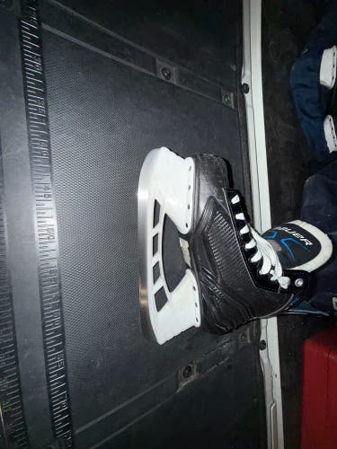Black 2021 Bauer X-LP Hockey Skates Regular Width Size 6 (Used)