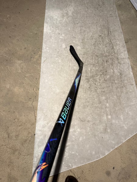 Senior Bauer Vapor Flylite Left Hand Hockey Stick P28 77 Flex (Used)