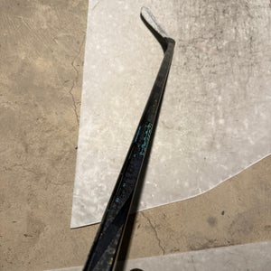 Senior Bauer Twitch Left Hand Hockey Stick P28 77 Flex (Used)