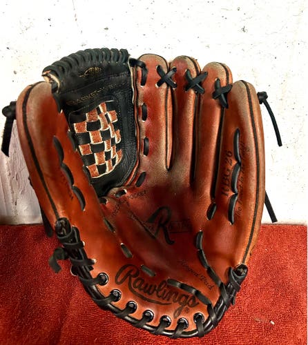 Rawlings RBG26 glove. RHT 12.5”