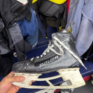 Black/Gray 2023 Bauer Vapor Hyperlite 2 Hockey Skates Regular Width Pro Stock 10.5 (Used)