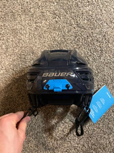 Medium Bauer Re-Akt 155 Helmet (New)