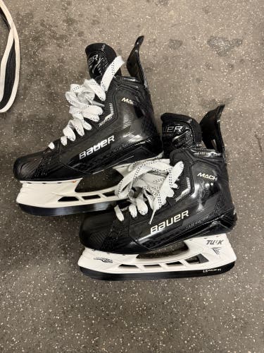 2022 Bauer Supreme Mach Hockey Skates Regular Width 7 (Used)