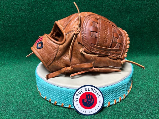 Nokona RH Pitcher's Generation Baseball Glove 12" (Used)