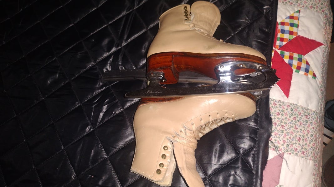 Custom figure skates