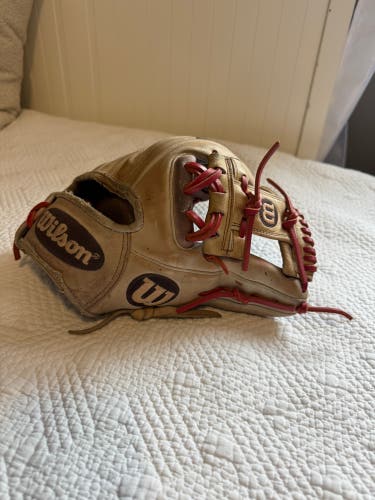 Wilson A2000 1786 RH Infield Baseball Glove 11.5" (Used)