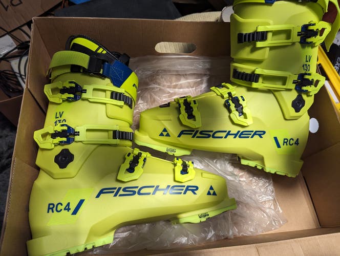 Mondo 29 & 29.5 Men's Fischer All Mountain RC4 130 LV Ski Boots (New)