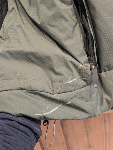 Men's Adult Medium Mountain Hardware Jacket (Used)