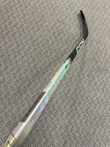 Junior CCM JetSpeed FT8 Pro Right Handed Hockey Stick P28 40 Flex (New)