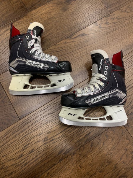 LIKE NEW Bauer Vapor X Rival Hockey Skates Regular Width Size 1 (Used)