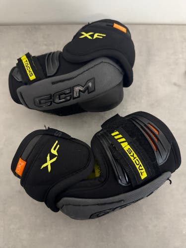 Junior Small CCM Tacks Elbow Pads (Used)