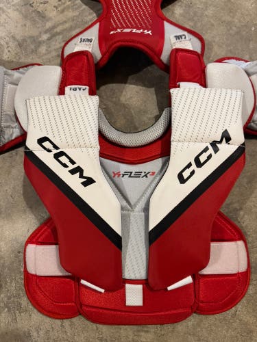 Small / Medium 2025 CCM YTFlex Goalie Chest Protector (Used)