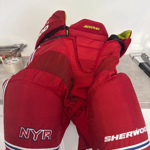 Junior XL Sherwood Rekker Morpho Hockey Pants (Used)