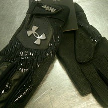 Used Under Armour BB/SB Batting Gloves Black SM 11868-S000067427