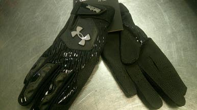 Used Under Armour BB/SB Batting Gloves Black SM 11868-S000067427