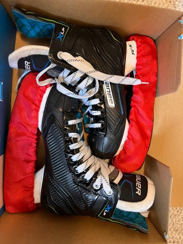Black/White 2021 Bauer X-LP Hockey Skates Size 3 (Used)