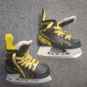 Used CCM Super Tacks 9350 Hockey Skates Size: 12 D